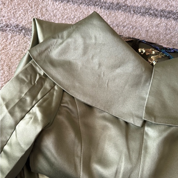 Elegant Green Floral Long Sleeve Dress - Picture 4 of 15